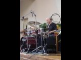 Pavel Fajt… a jeho bicí… v Husově sboru